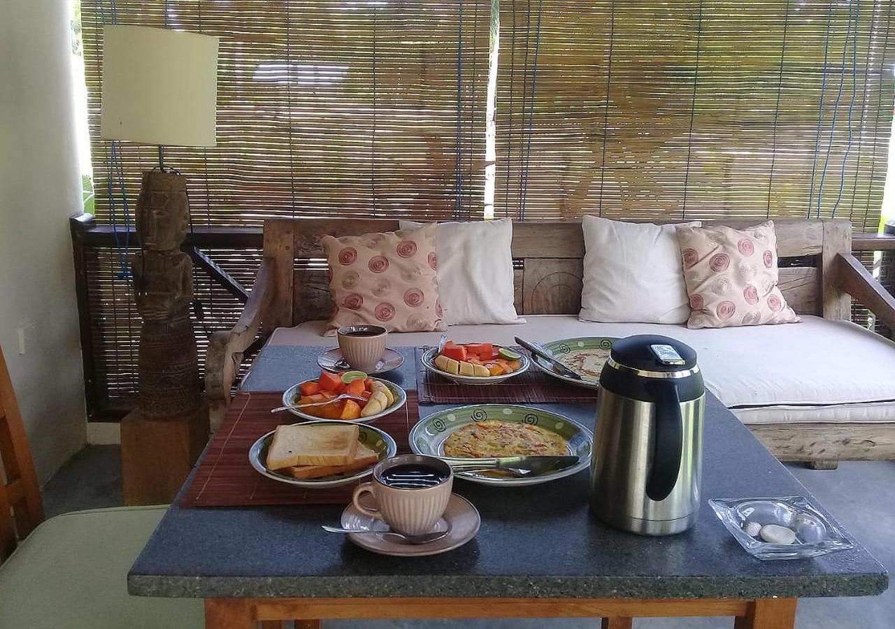 Waiara Village Guesthouse Maumere Bagian luar foto
