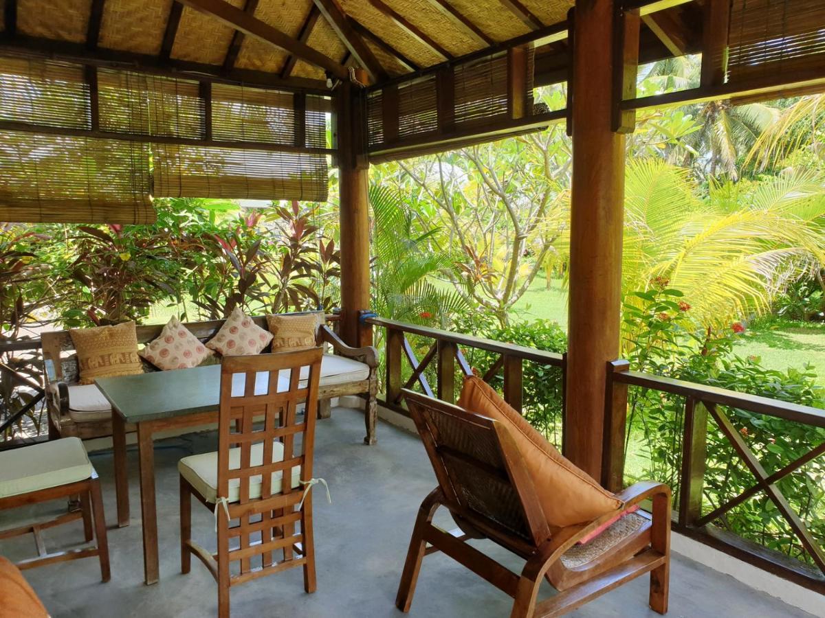 Waiara Village Guesthouse Maumere Bagian luar foto