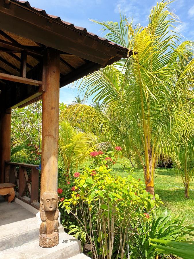 Waiara Village Guesthouse Maumere Bagian luar foto