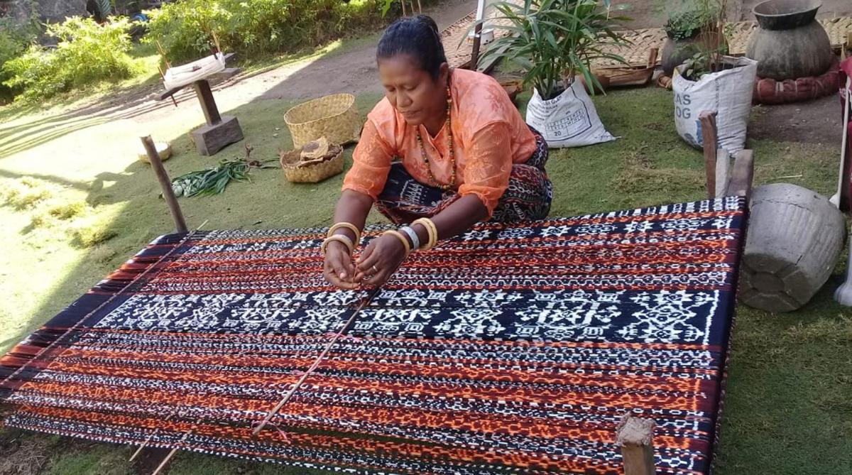 Waiara Village Guesthouse Maumere Bagian luar foto