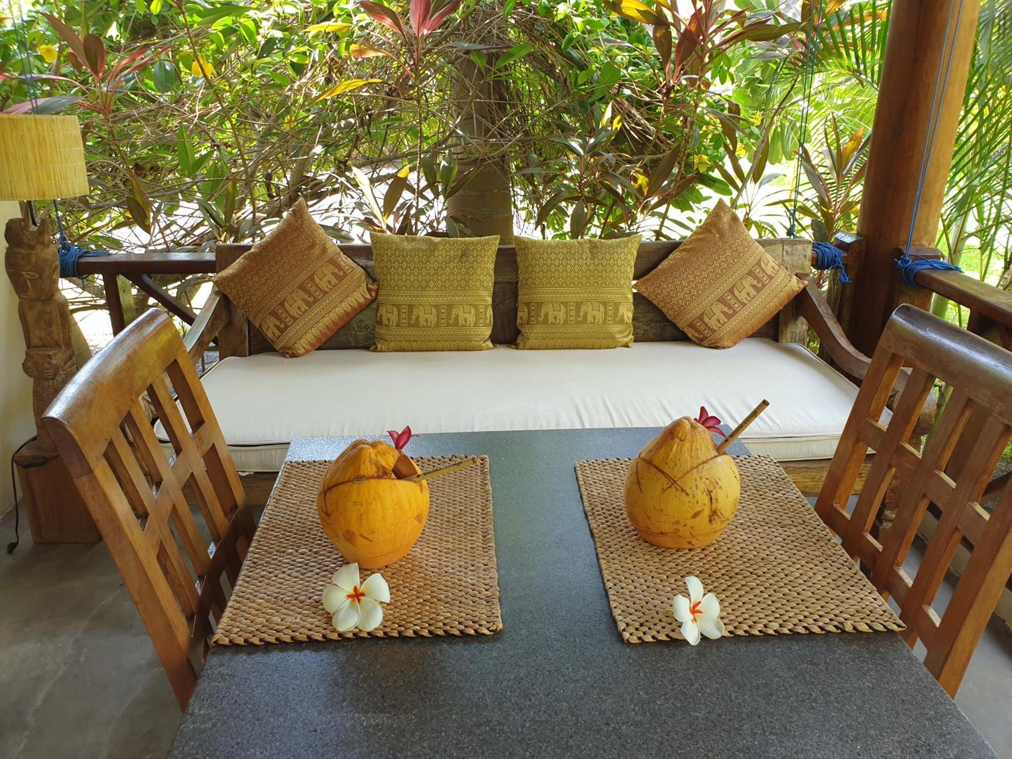 Waiara Village Guesthouse Maumere Bagian luar foto